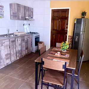 Centrally Located, Private, 1 Bedroom Apartment. Apartamento